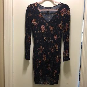 Forever 21 Floral Black Dress Size Medium